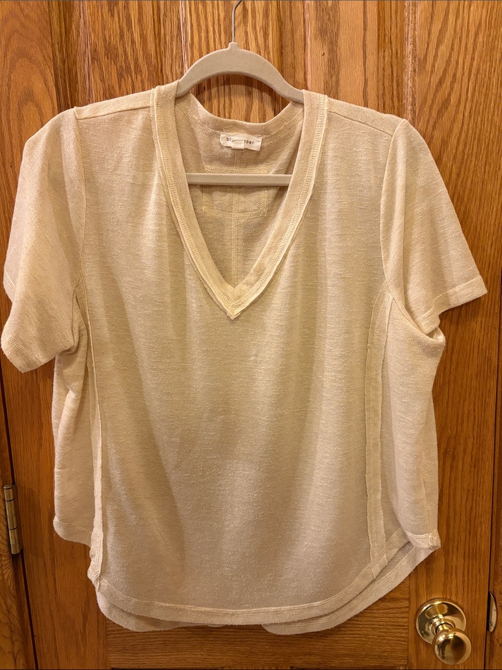 Blu Pepper Cream V-Neck Short Sleeve Tee